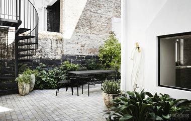 玄關這樣裝修,空間起碼大一倍