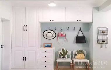 玄關這樣設計，朋友進門都愣住了，實在太美還特別實用！