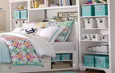 臥室床還在靠墻放?這樣擺還能多出個衣帽間!