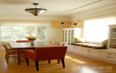 厲害了！他竟然自己造了一個(gè)飄窗！