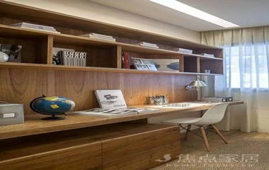 據說有氣質的人，家里都會有這樣一個書房？