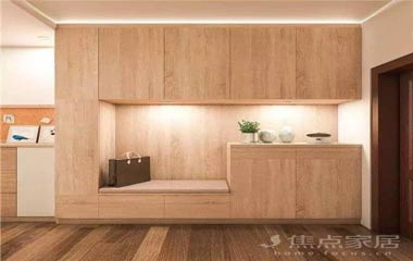 玄關裝修不要再做傳統(tǒng)鞋柜了，現(xiàn)流行鞋柜裝成這樣，實用十倍