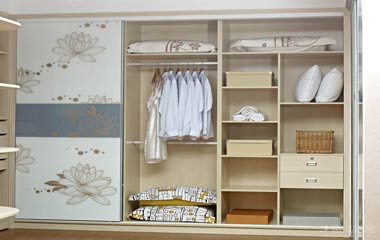 開放式衣柜優缺點，如何設計開放式衣柜