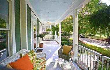 選房要有雙陽臺(tái)，一個(gè)晾衣服，一個(gè)釀生活！