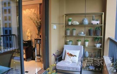 現(xiàn)代簡約客廳陽臺一體效果圖