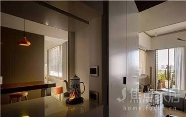 灰白基調(diào)的家，這是一個(gè)依生活需求而生的無調(diào)性空間