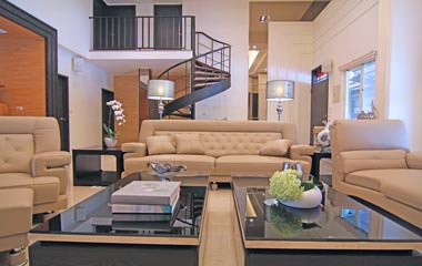 現(xiàn)代風(fēng)格挑高大尺度