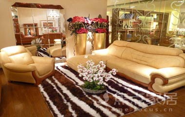 簡約裝修搭配別致沙發(fā)