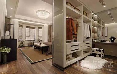 漂亮衣服都要掛起來！