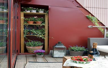 迷人的露臺：北歐風格復式公寓