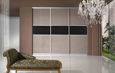 關(guān)于臥室壁柜裝修設(shè)計(jì)