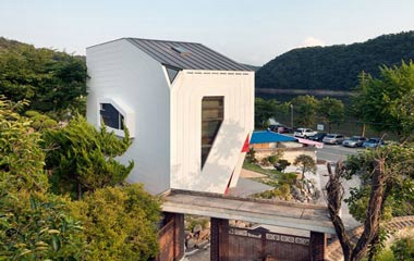 建筑工作室Moon Hoon設計作品:柯南住宅