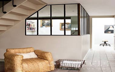 家中死角落 創意打造別有洞天的樓梯空間