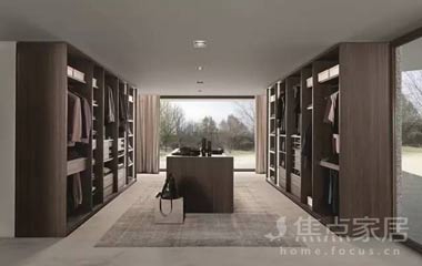 我也想要這樣一個衣帽間！